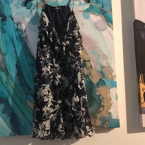 🐒LULU’s super cute Floral layered dress